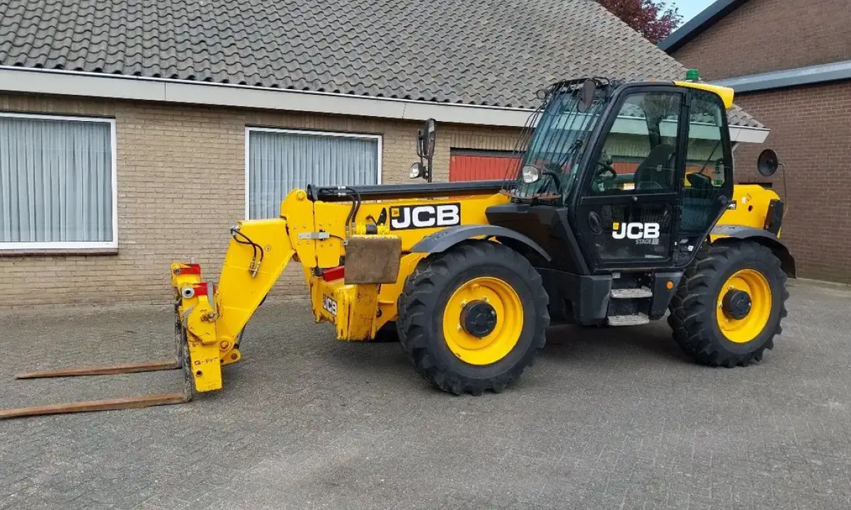 JCB 540-140 / Sway / A/C / 2700 hours